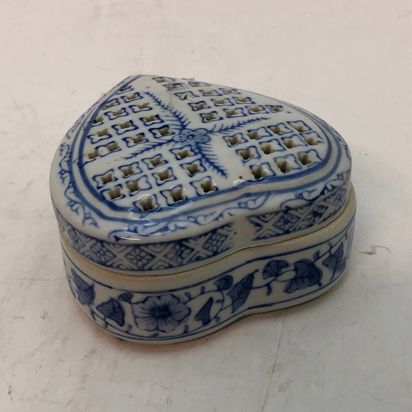 Vintage Asian Trinket Box - Picture 3 of 10